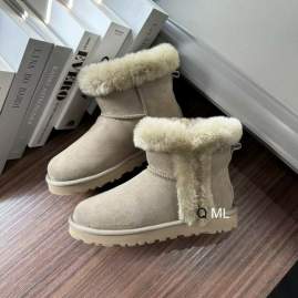 Picture of UGG Shoes _SKUUGGsz35-40ML090619755
